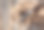 猎人战斗手工刀和麻绳木制背景。图片下载