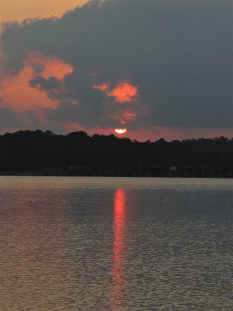 撒旦块日出图片下载