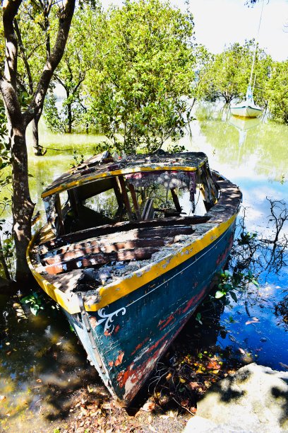 废弃的船图片下载