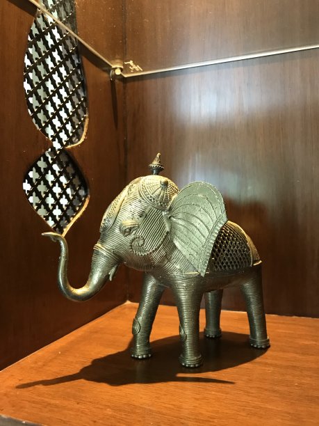 青铜大象雕塑图片下载