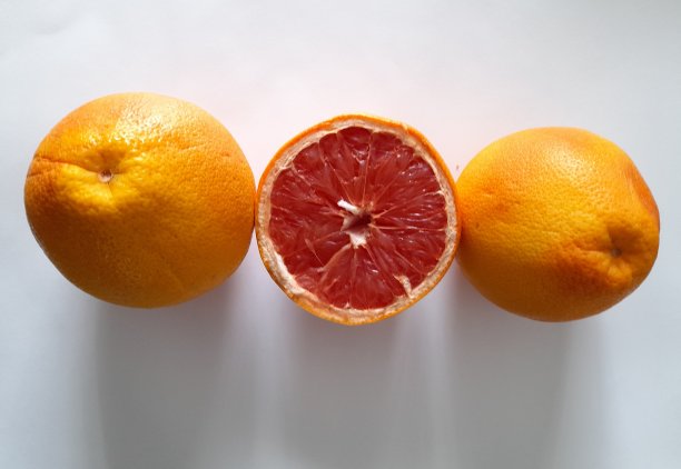 新鲜多汁的grapfuit图片下载