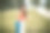 年轻女子享受大自然的一天图片下载
