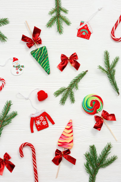 五彩缤纷的圣诞漩涡糖果，传统新年糖果手杖，圣诞甜食图片下载