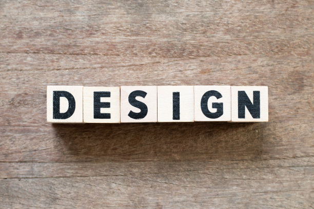 字母块在文字设计上的木材背景图片下载