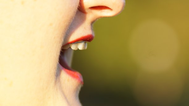 打喷嚏微生物尖叫叫喊图片下载