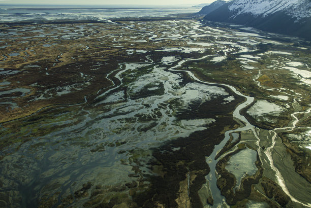 彩色图像;铜河三角洲;科尔多瓦附近;没有人;在户外;照片;摄影;风景;一天;棕色的;棕褐色;蓝色;黄色;自然;春天;视图;景观;水;河;地质学;水平图片下载