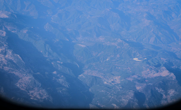 在云层之上图片下载