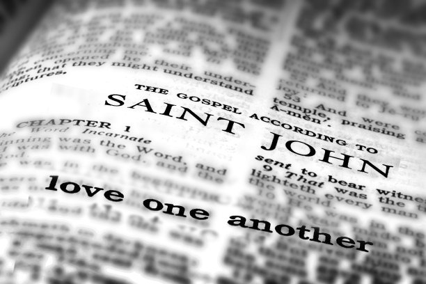 新约圣经的详细特写引用圣约翰福音图片下载