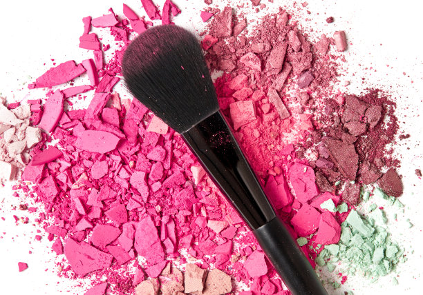 粉碎的眼影和刷子图片下载