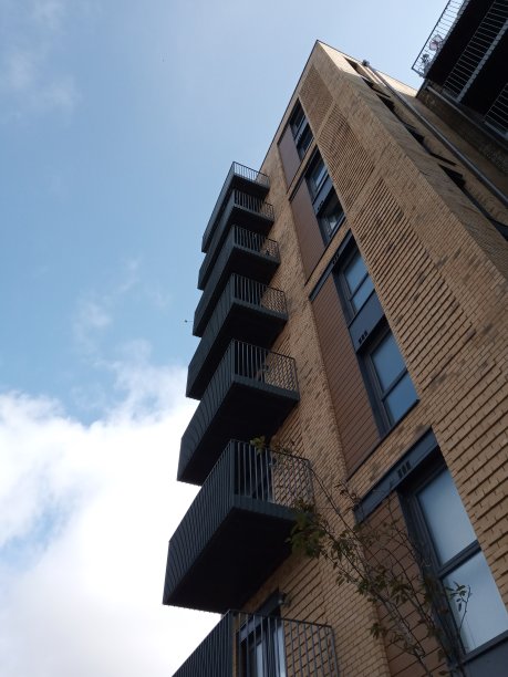 高层公寓楼日布莱顿图片下载