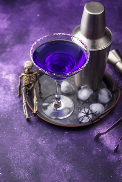 万圣节紫色薰衣草玛格丽特鸡尾酒图片下载