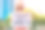 戴医用口罩预防冠状病毒疾病的妇女举着一幅海报，因Covid-19而关闭。手写文字-文字孤立在白色。冠状病毒COVID - 19概念图片下载