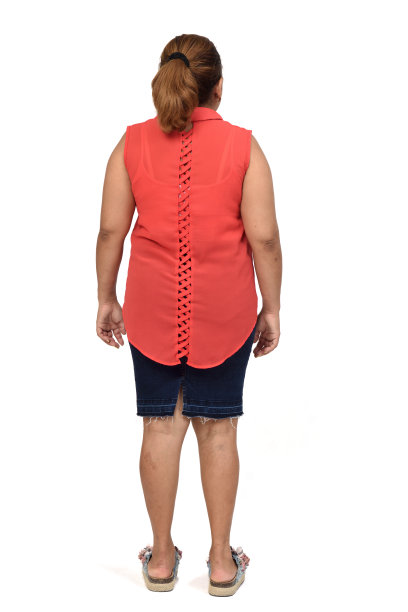 一个拉丁美洲女人的全貌图片下载