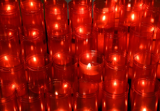 蜡烛在教堂图片下载