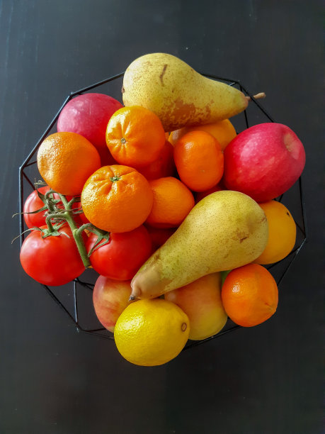 装饰篮子里的水果图片下载