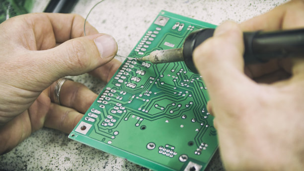 绿色Pcb板的焊接图片下载