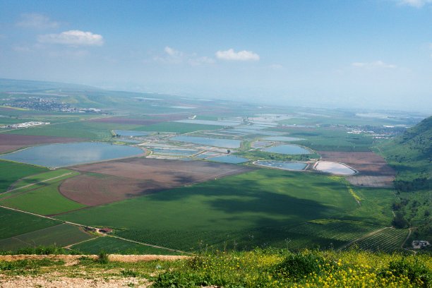 吉尔博山俯瞰贝特沙恩山谷（以色列）图片下载