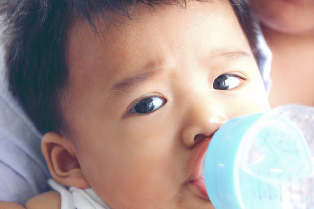 宝宝吃的水图片下载