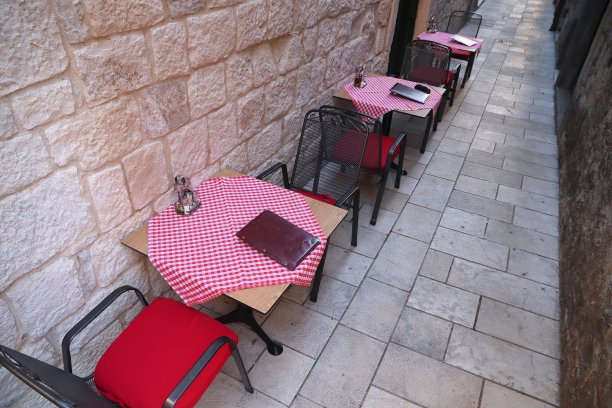 户外餐厅表图片下载