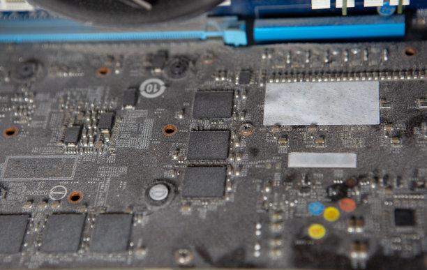 电脑内部必须清除的灰尘，以保持电脑运行。电脑显卡脏了图片下载