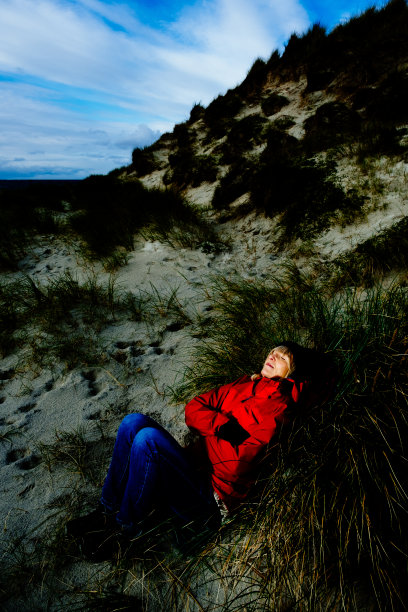 在苏格兰尤斯特的伯纳雷海滩做白日梦图片下载