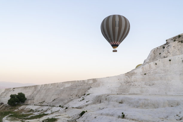 土耳其天空中的气球图片下载