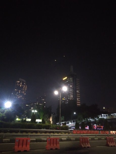 2 . A city摩天楼图片下载