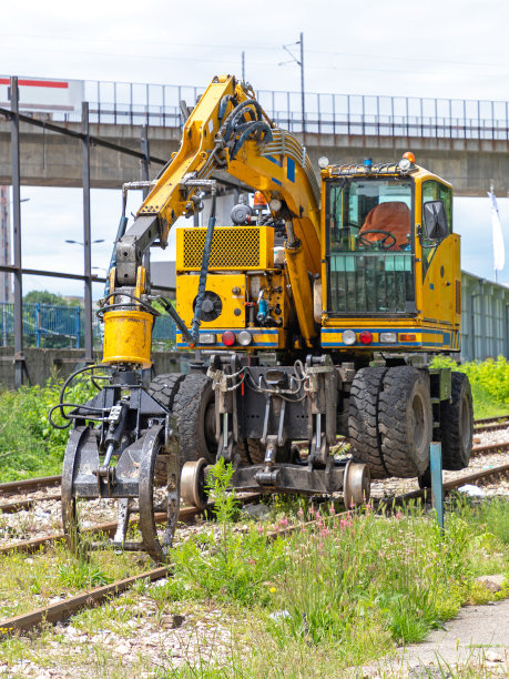 挖掘机履带图片下载
