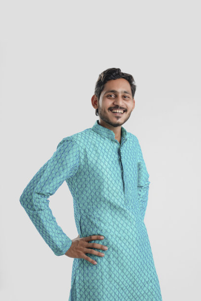 穿着民族服装的印度男人图片下载