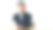 办公室里微笑的中年商人。图片下载