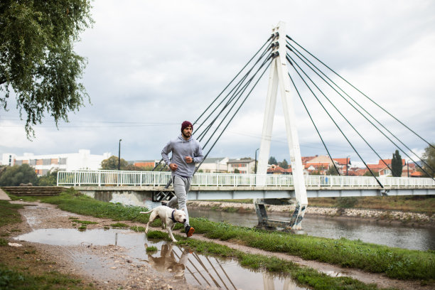 跑步者最好的朋友图片下载