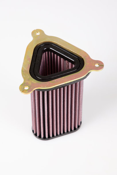 汽车和摩托车发动机进气过滤器第2阶段的白色背景图片下载
