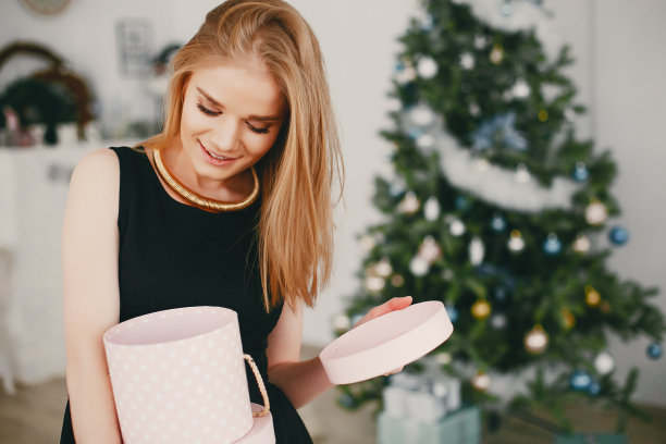 美丽的圣诞女孩图片下载