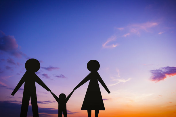 家庭在日落时分图片下载