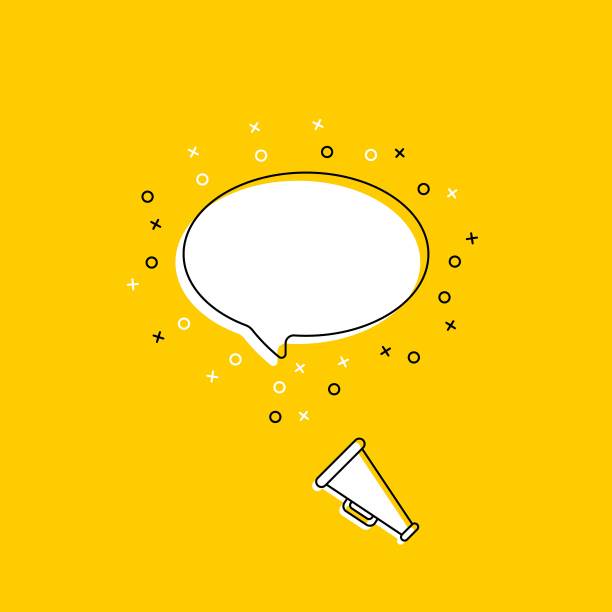 黄色背景上带有圆形空白语音气泡的扩音器。现代横幅和海报的概念模板。时尚平面矢量商业、营销、广告插图。每股收益10图片下载