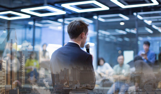 会议照片观众和演讲嘉宾。图片下载