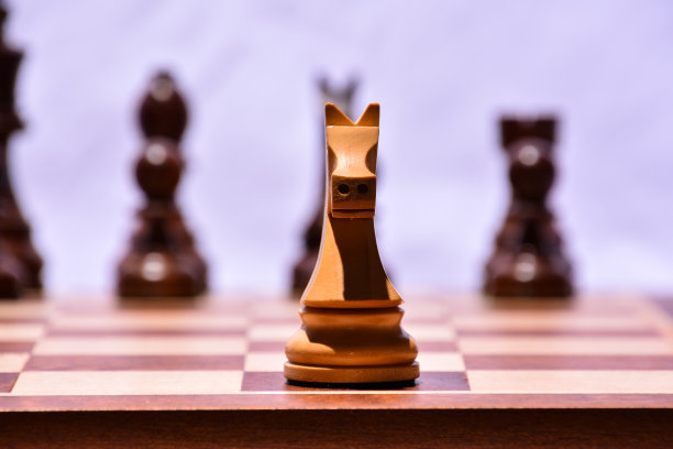 木制国际象棋棋子图片下载