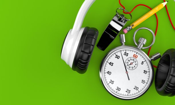 带哨子和秒表的耳机图片下载