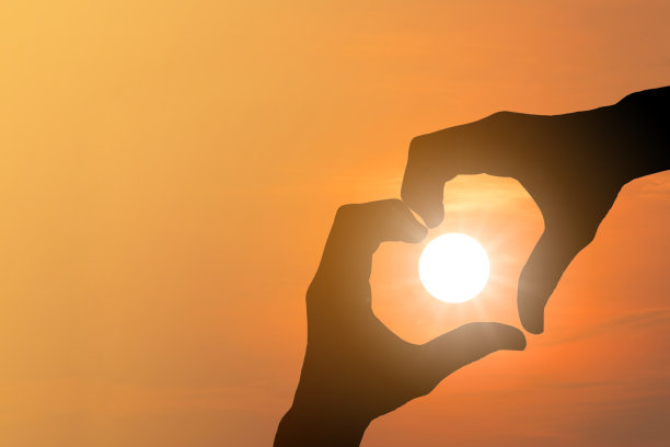 手制心形符号剪影图片下载