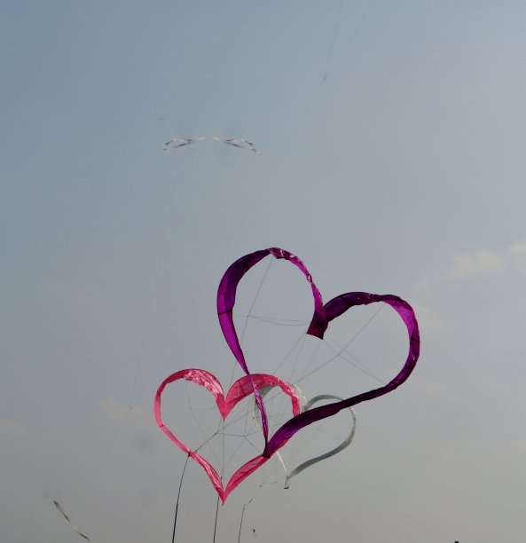 天空中的心图片下载