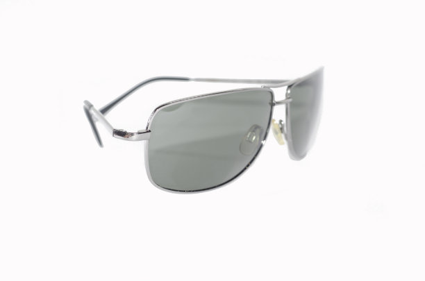 现代太阳镜上的白色背景图片下载