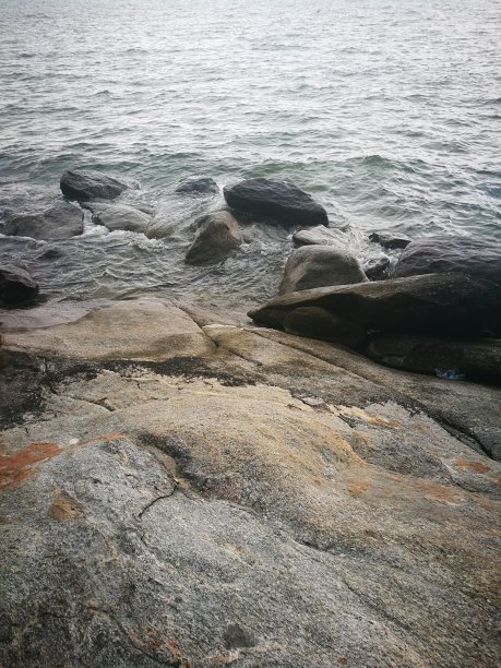 岩石和海图片下载