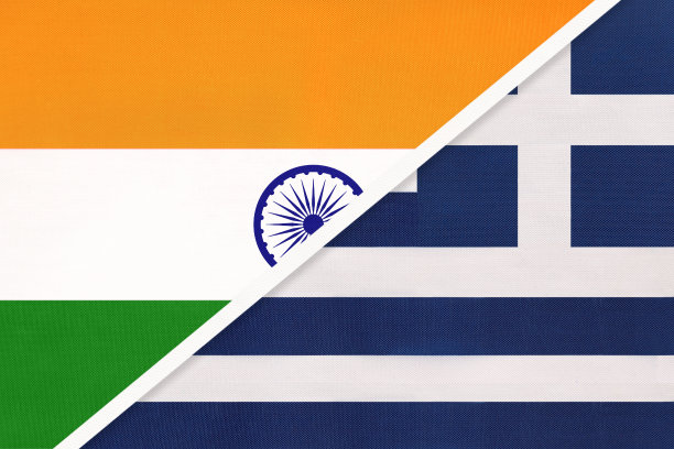 印度和希腊或希腊共和国国旗的象征由纺织品制成。图片下载