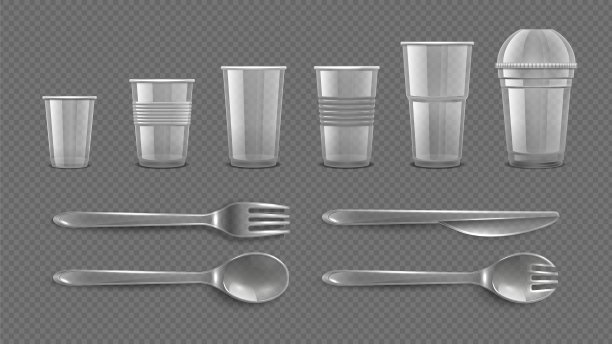 现实的一次性餐具。塑料拿走玻璃杯和餐具。隔离的果汁和新鲜的杯子，勺子，叉子和刀矢量元素图片下载