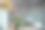 一个人在办公室聚会时发手机短信，很不高兴。图片下载