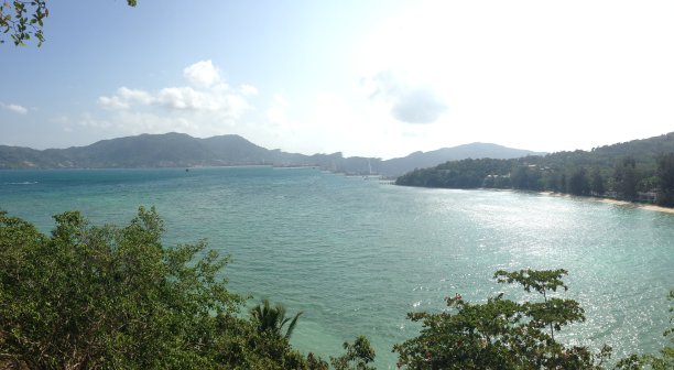 普吉岛的海是美丽和干净的。图片下载