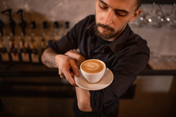作为一名专业的咖啡师，我喜欢尝试新的煮咖啡的方法图片下载