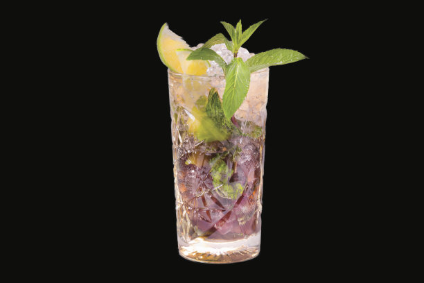 莫吉托含酒精的鸡尾酒图片下载