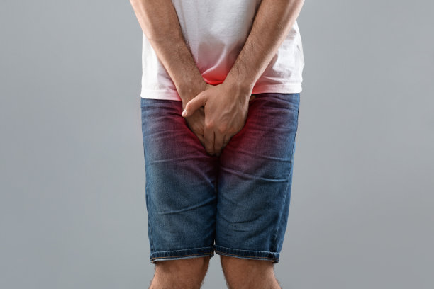 近距离观察一个男人的胯部图片下载