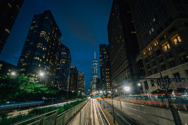 炮台公园地下通道和建筑物在曼哈顿下城，纽约市。图片下载